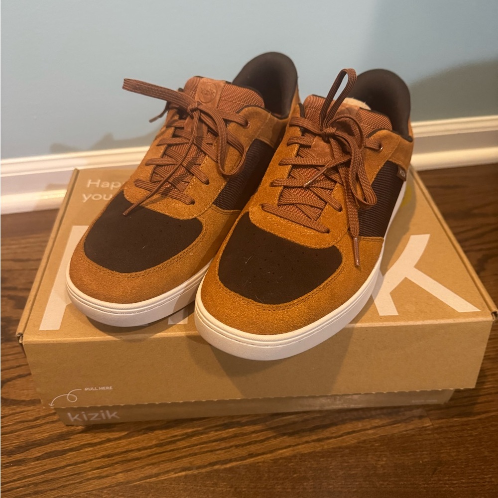 BRAND NEW IN BOX - Kizik Men's Two-Tone Brown Suede & Mesh Sneakers